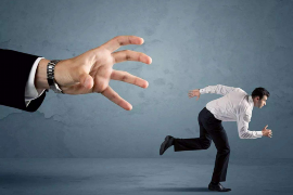 克山对付老赖：刘小姐被老赖拖欠货款